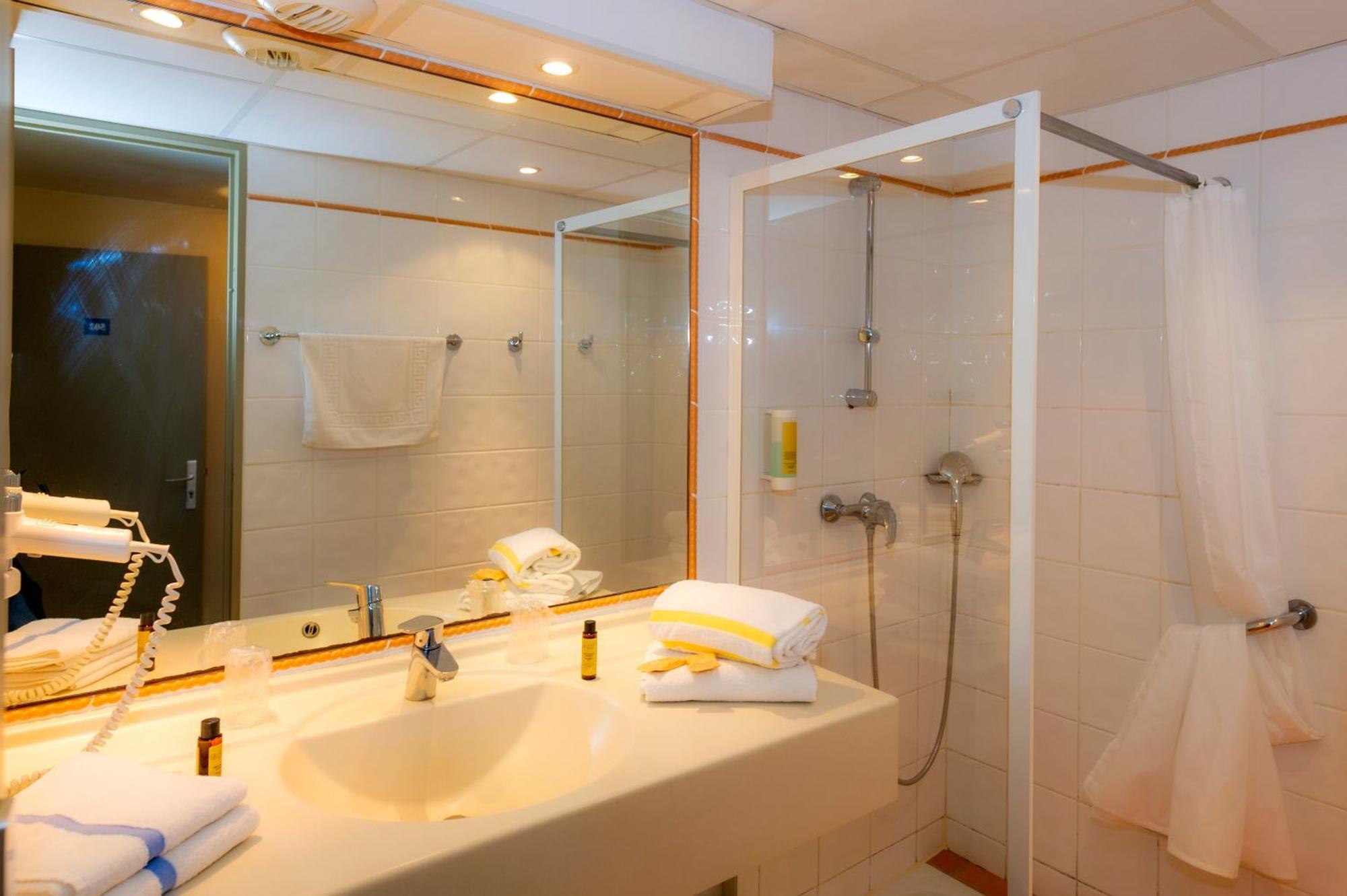 Club Vacances Bleues Domaine De Chateau Laval 그뢰오레방 외부 사진